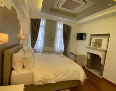 HOTEL TSARSI – King Room with Balcony 2