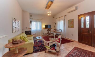 Thalassoxyla Mouressi – Two-Bedroom Apartment